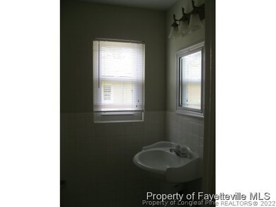 126 Starhill Ave, Fayetteville, NC 28303 - photo 6