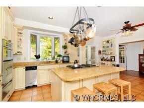 Large eat in kitchen