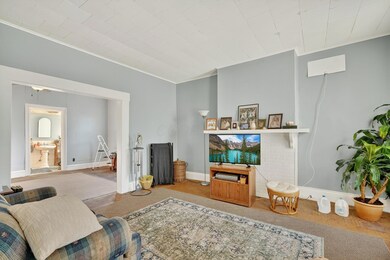 374 E Franklin St (6)