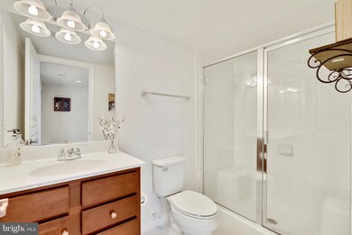 8215 Heritage Crossing Ct, Manassas, VA 20109 - photo 4