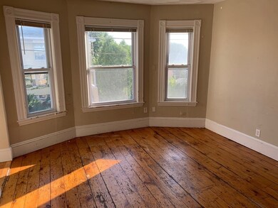 107 Linden St unit 2, Salem, MA 01970 - photo 2