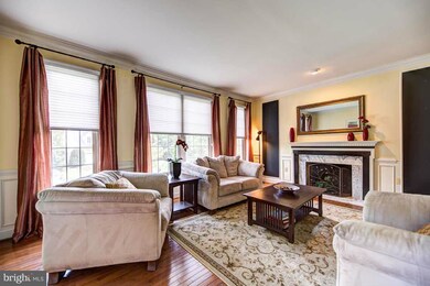 13187 Ashvale Dr, Fairfax, VA 22033 - photo 4