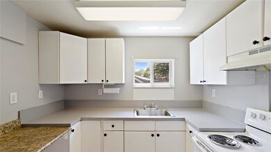 1011½ 14 St N, Saint Petersburg, FL 33705 - photo 6