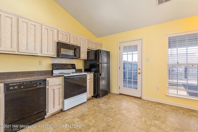 8-web-or-mls-5575 Casey Ln-Interior-5