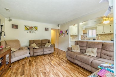 8045 N Silvery Ln, Dearborn Heights, MI 48127 - photo 2