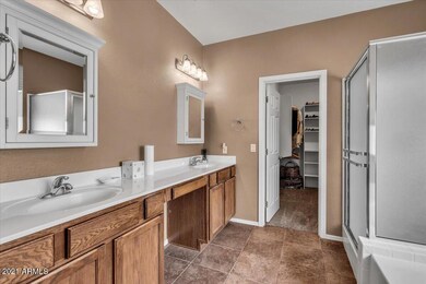 26-26Master bath