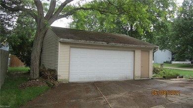 2.5 car detached garage