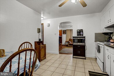 3419 Fremont St, Reading, PA 19605 - photo 6