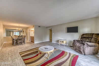 202 University Pkwy., Unit 4E-5