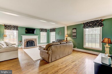 13005 Heil Manor Dr, Reisterstown, MD 21136 - photo 5