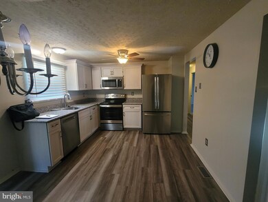 7834 Statesman St, Severn, MD 21144 - photo 4