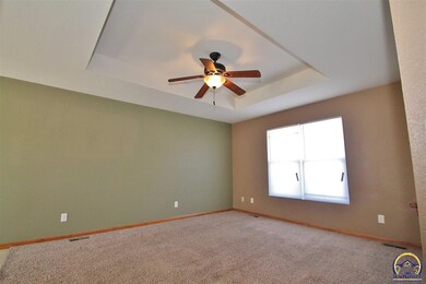 427 SE 44th St, Topeka, KS 66609 - photo 4