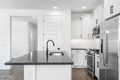 18147 W Hiddenview Dr, Goodyear, AZ 85338 - photo 3