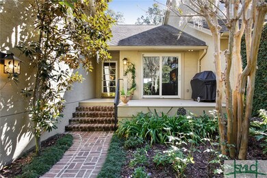 Front deck and walkway. Access to the Kitchen from
