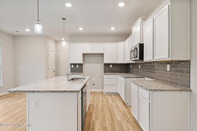 8435 Gateway Run Rd-12