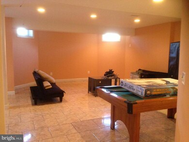 16531 Harbour Town Dr, Silver Spring, MD 20905 - photo 7