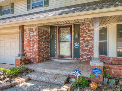 7108 N Comanche Ave, Warr Acres, OK 73132 - photo 4