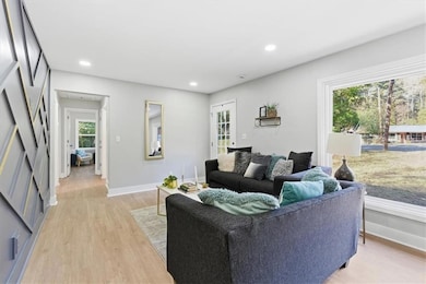 4015 Moffat Ct, Decatur, GA 30035 - photo 6