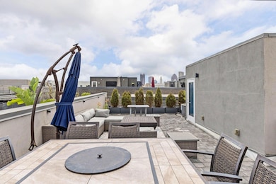 32-web-or-mls-239AudenAveExt_Hommati102