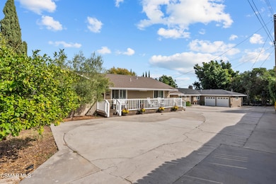 141 E Loop Dr, Camarillo, CA 93010 - photo 3