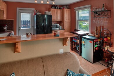 LivingRoom to Kitchen