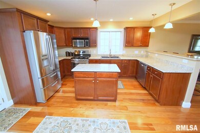 1626 W 68th St, Davenport, IA 52806 - photo 3