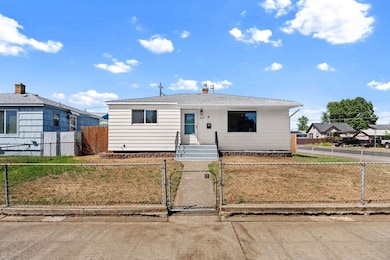 427 E Longfellow Ave, Spokane, WA 99207 - photo 2