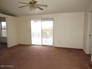 022-208960 dining area 2