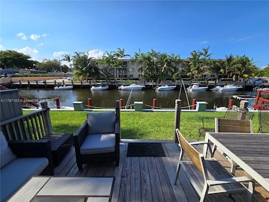 2115 NE 44th St, Lighthouse Point, FL 33064 - photo 2