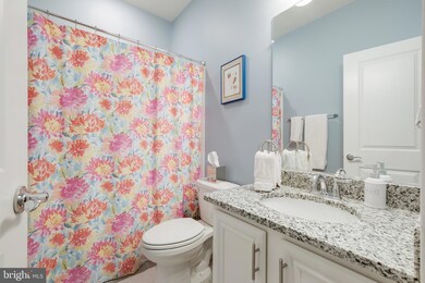 13336 Sherwood Park Ln, Herndon, VA 20171 - photo 5