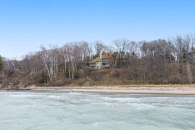 400 feet of Lake Michigan frontage
