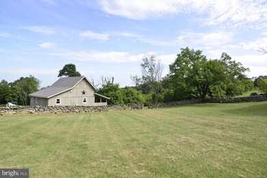 18623 Blueridge Mountain Rd, Bluemont, VA 20135 - photo 6