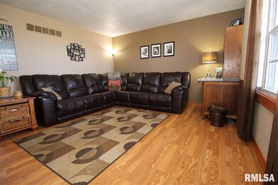 10514 W Eddleman Rd, Hanna City, IL 61536 - photo 3