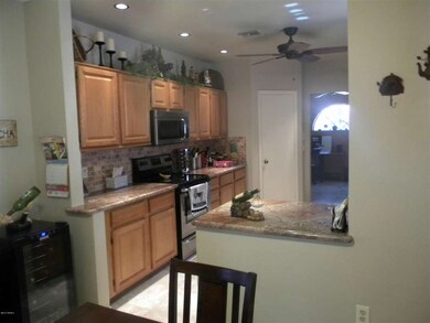 granite counters / can lighting