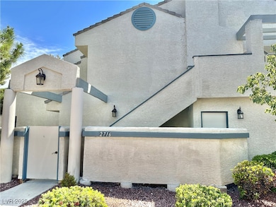 2716 Lodestone Dr, Las Vegas, NV 89117 - photo 5