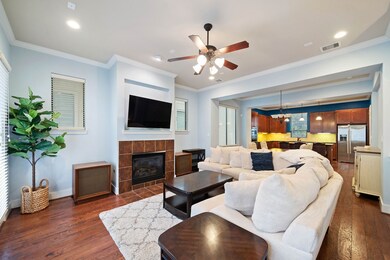 786 Nicholson St, Houston, TX 77007 - photo 4