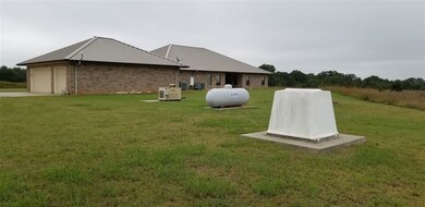 5931 N Ridgeback Rd, Marlow, OK 73055 - photo 3