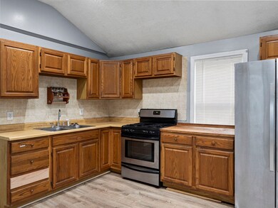 15 Floyd St, Lowell, MA 01852 - photo 5