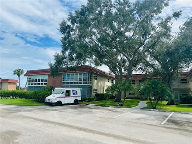 8 Vista Palm Ln unit 202, Vero Beach, FL 32962 - photo 2