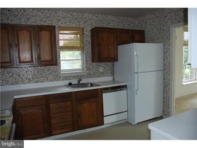 264 W Montgomery Ave unit 401, Ardmore, PA 19003 - photo 3
