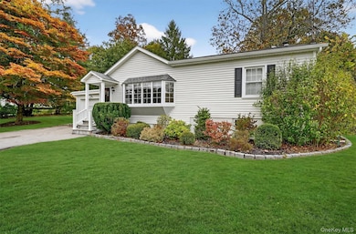 1936 Longvue St, Yorktown Heights, NY 10598 - photo 2