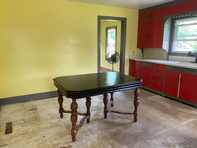 904 e locust kitchen IMG_0357