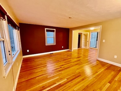 11 Lindsay Rd, Billerica, MA 01821 - photo 2