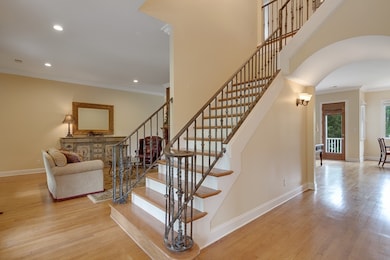 Soaring 20 ft. Ceiling in Elegant and Welcoming En