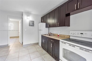 332 SW 3rd St unit 10, Belle Glade, FL 33430 - photo 2