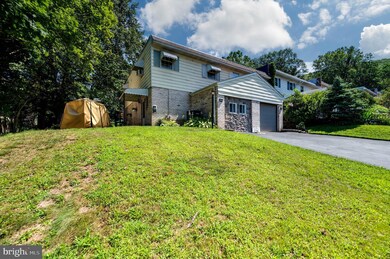 820 Rabbit Ln, Reading, PA 19606 - photo 4