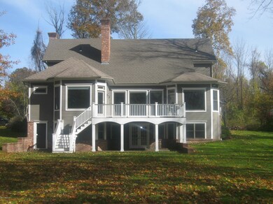 210 Davenport Farm Ln S unit So, Stamford, CT 06903 - photo 2