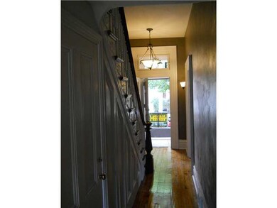 Entry/Foyer.