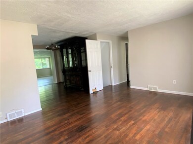 entrance / living
