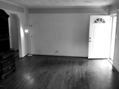 5506 E Manslick Rd, Louisville, KY 40219 - photo 5